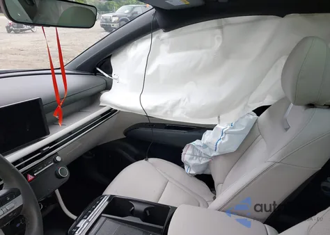 2025 Hyundai Tucson Limited z USA, uszkodzony, nr VIN 5NMJECDE4SH486862